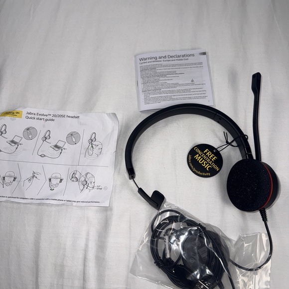 Jabra Evolve 20 SE Wired Dual-Ear Headset with Microphone New - Picture 1 of 8